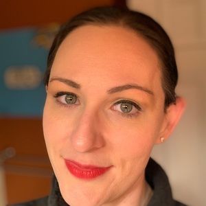 Meet your Posher, Alicia